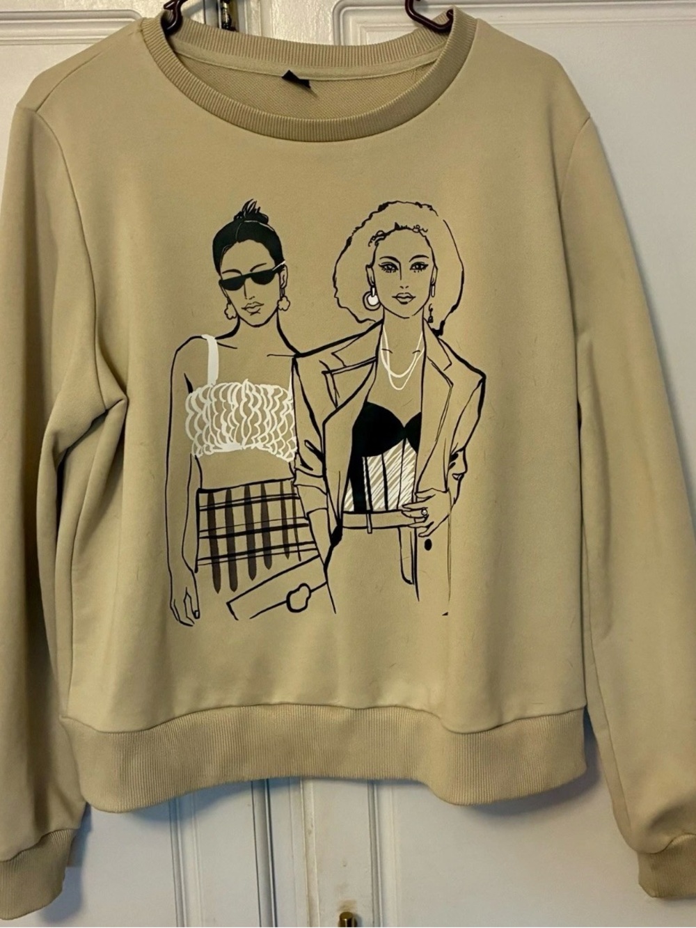 SHEIN Beige Graphic Sweatshirt with Illustrated Duo
